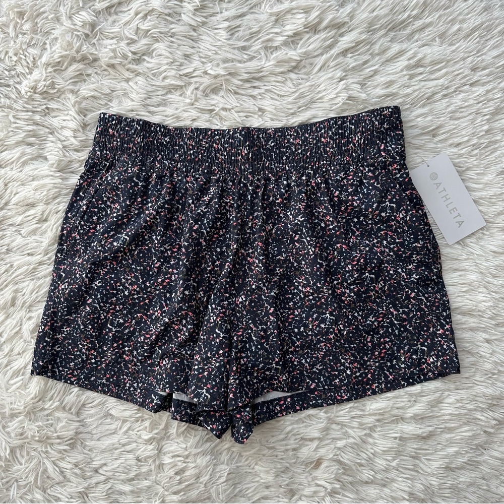 Athleta High Rise Weekender Run Shorts Floral NWT Size L